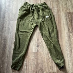 Nike Sportswear - Club Fleece Pants - Men’s Small - Green